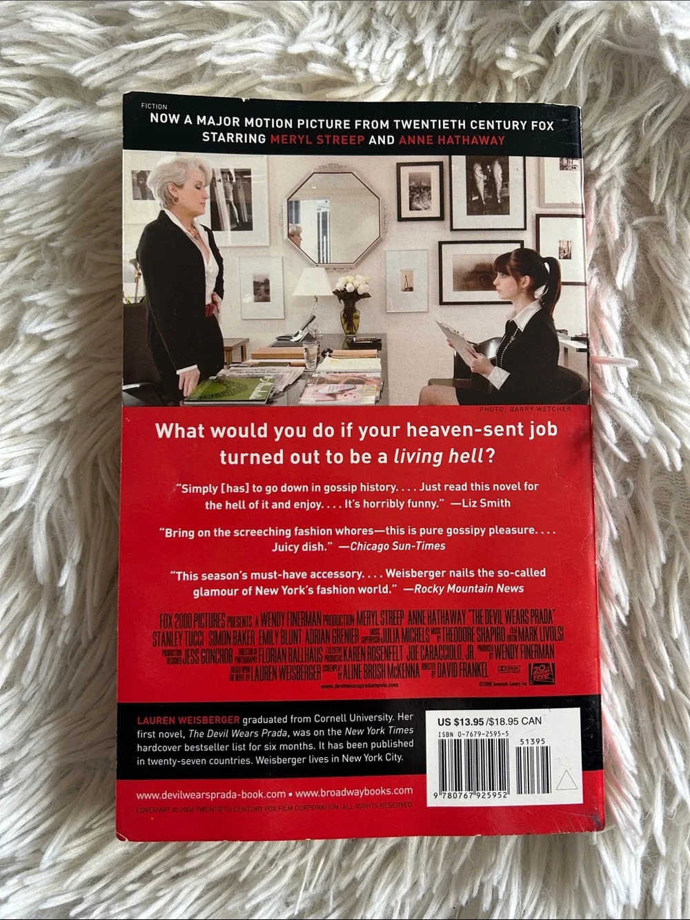 The Devil Wears Prada by Lauren Weisberger - Red and White - Picture 2 of 4
